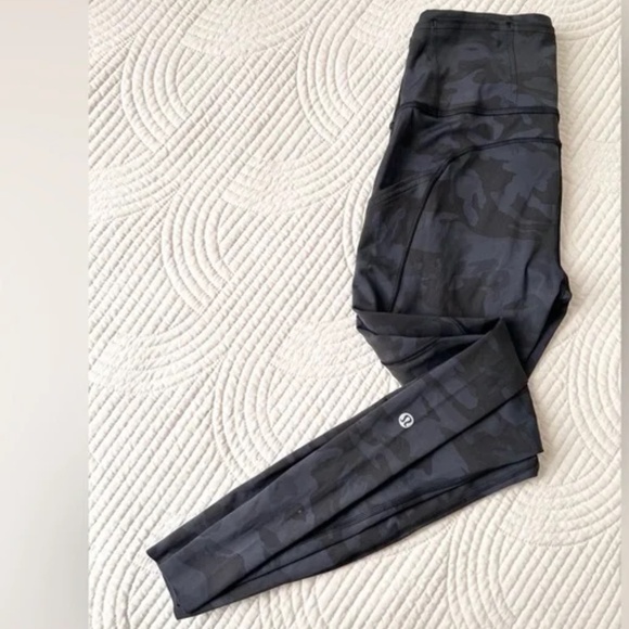 Lululemon Leggings-Fast and Free High Rise Tight - Picture 2 of 6